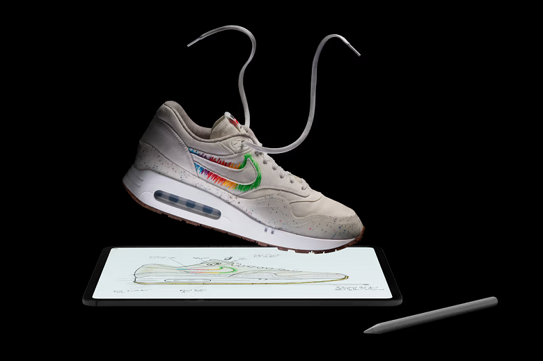 Сделано на iPad. Nike выпустила уникальные кроссовки для Тима Кука